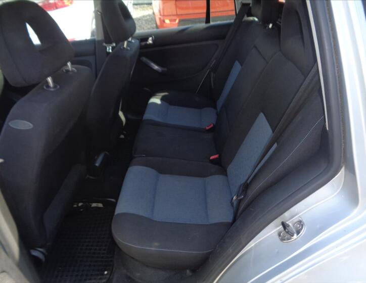 Volkswagen Golf 10