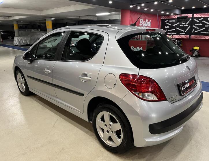 Peugeot 207 5