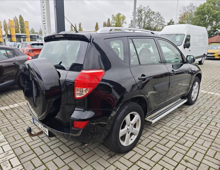 Toyota RAV4 6