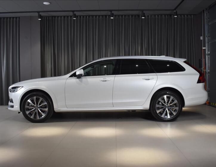 Volvo V90 2