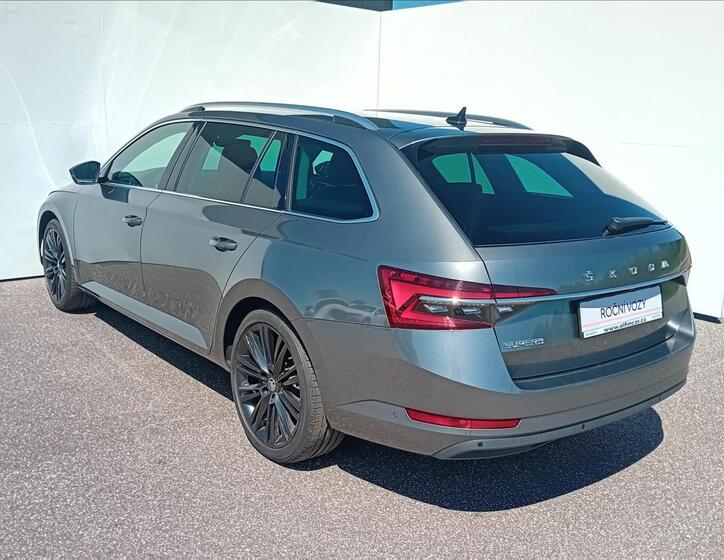 Škoda Superb 9
