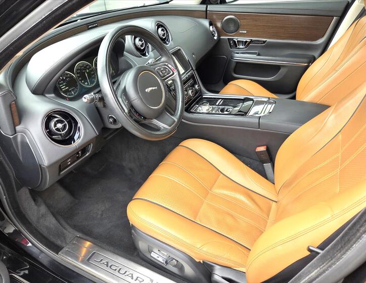 Jaguar XJ 9