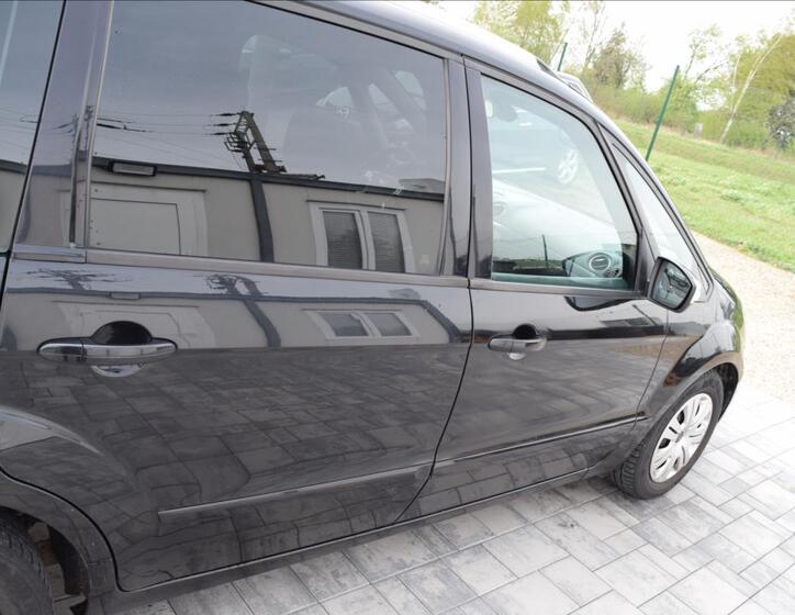 Ford Galaxy 11