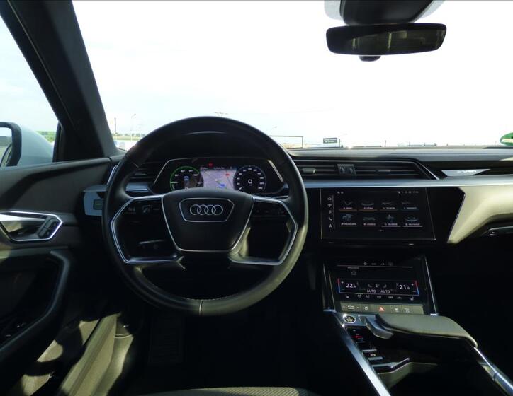 Audi e-tron 14