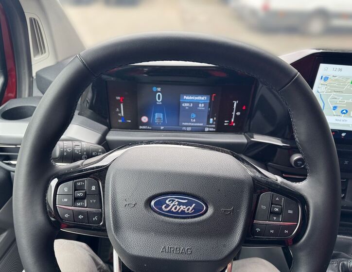 Ford Tourneo Custom 8