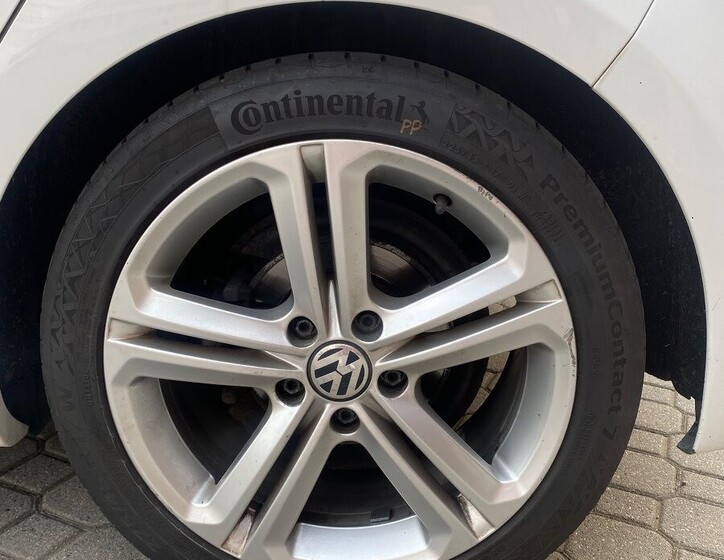 Volkswagen Golf 20