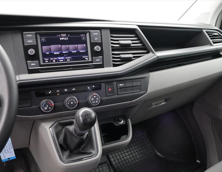 Volkswagen Transporter 22