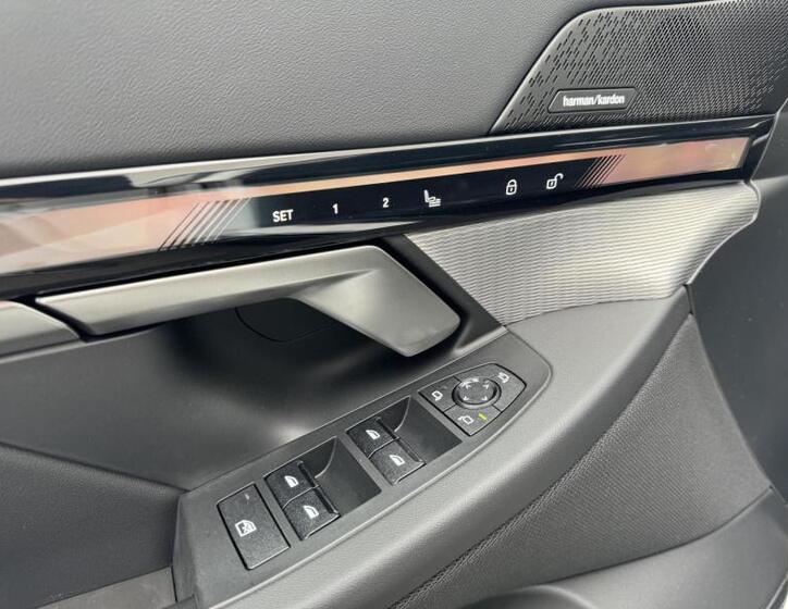 BMW i5 14