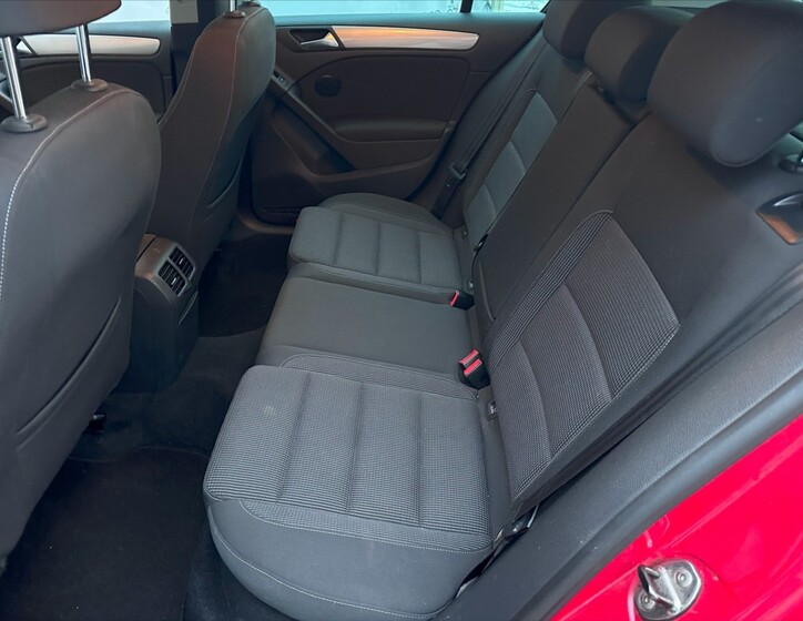 Volkswagen Golf 11