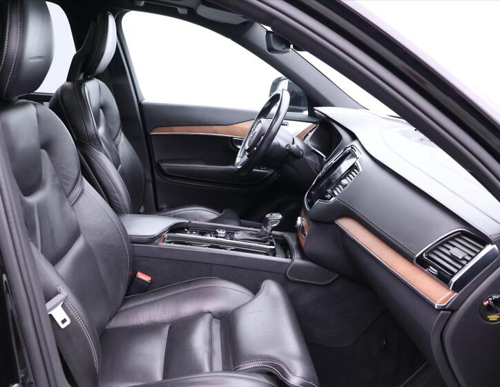 Volvo XC90 15