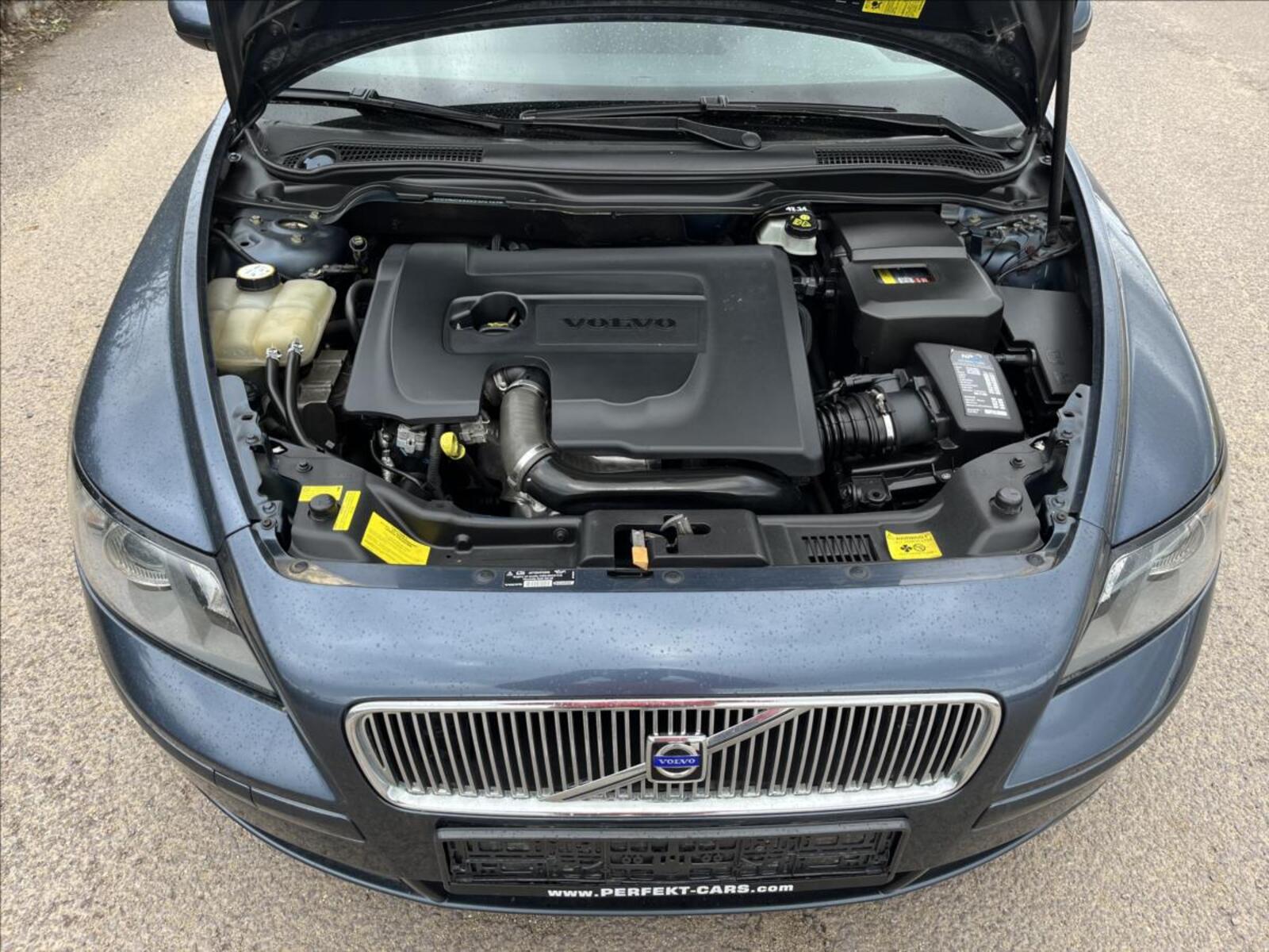 Volvo V50 19