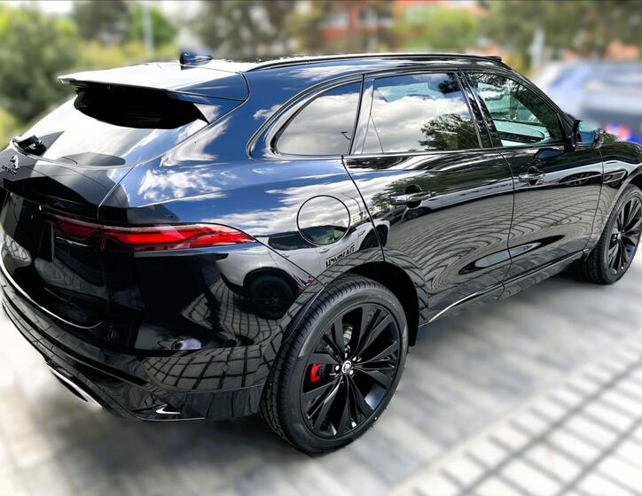 Jaguar F-Pace 5