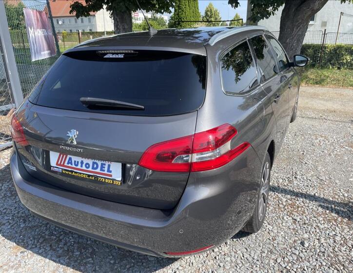 Peugeot 308 8