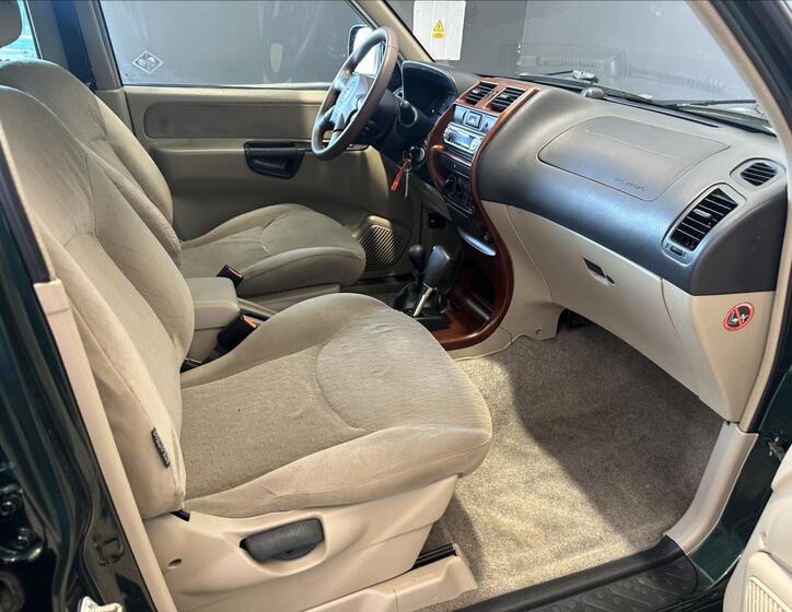 Nissan Terrano 18