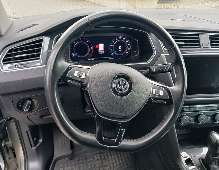 Volkswagen Tiguan 16