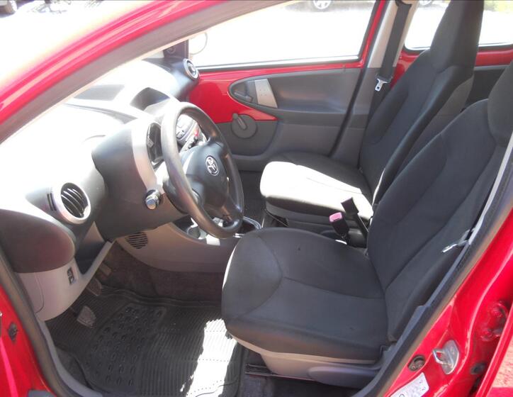 Toyota Aygo 12