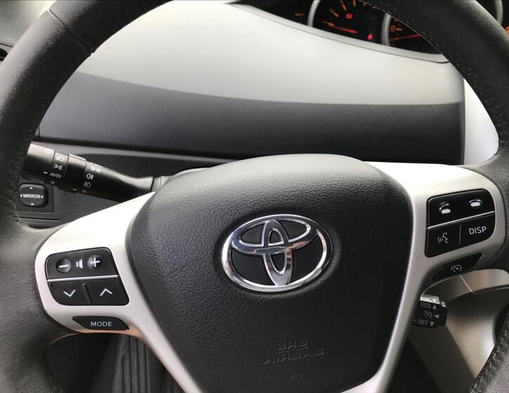 Toyota Verso 9