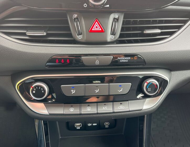 Hyundai i30 25