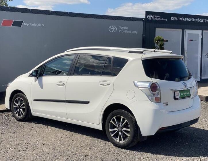 Toyota Verso 4