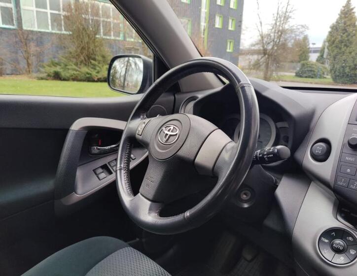 Toyota RAV4 22