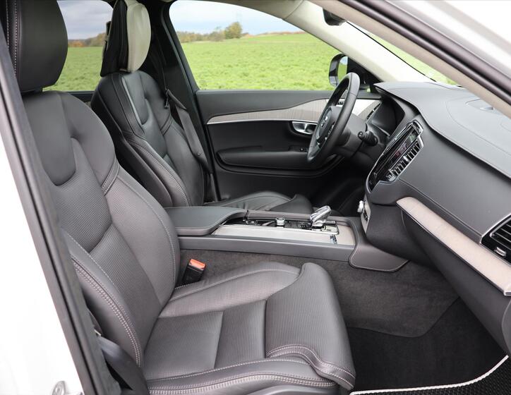 Volvo XC90 16
