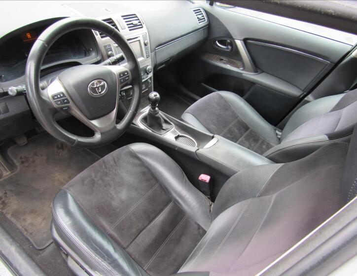 Toyota Avensis 9