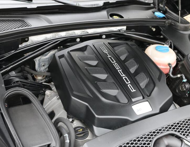 Porsche Macan 57
