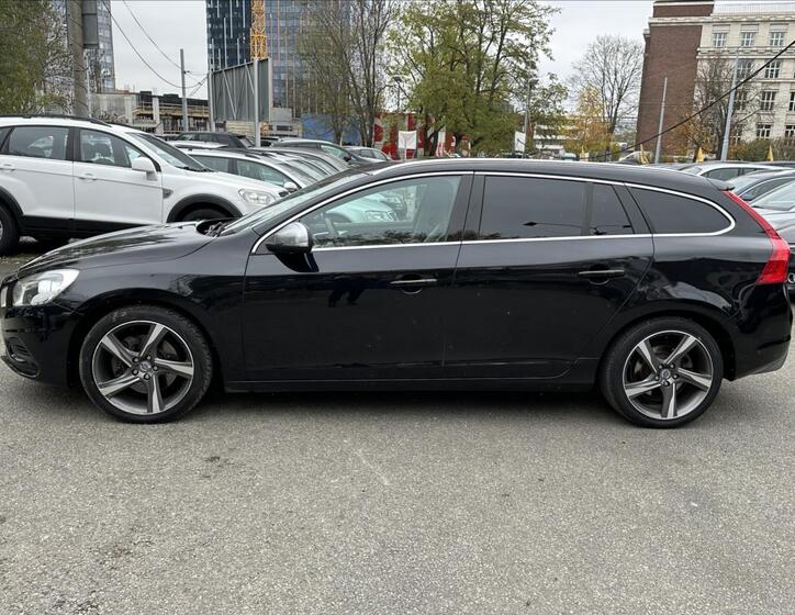 Volvo V60 4