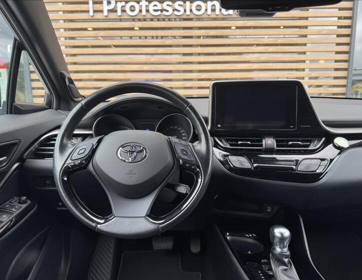 Toyota C-HR 5