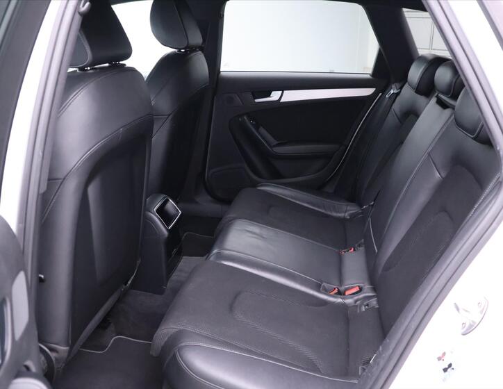 Audi A4 15