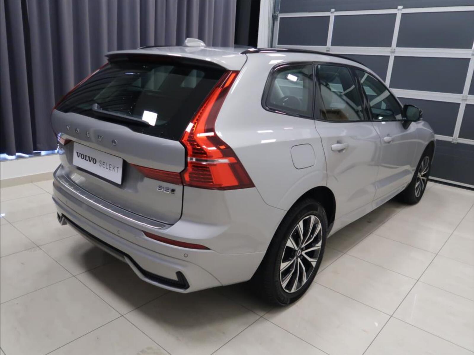 Volvo XC60 4