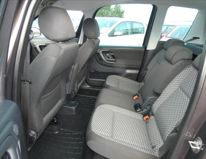 Škoda Roomster 11