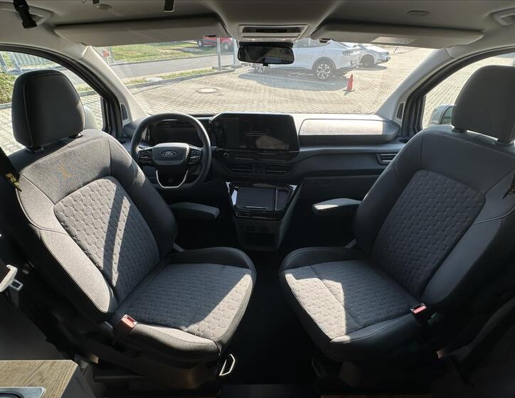 Ford Tourneo Custom 21