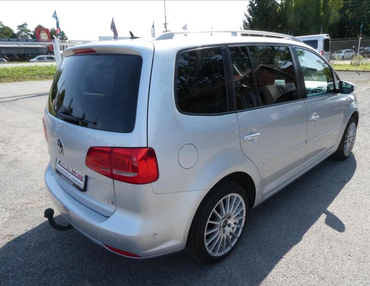 Volkswagen Touran 9