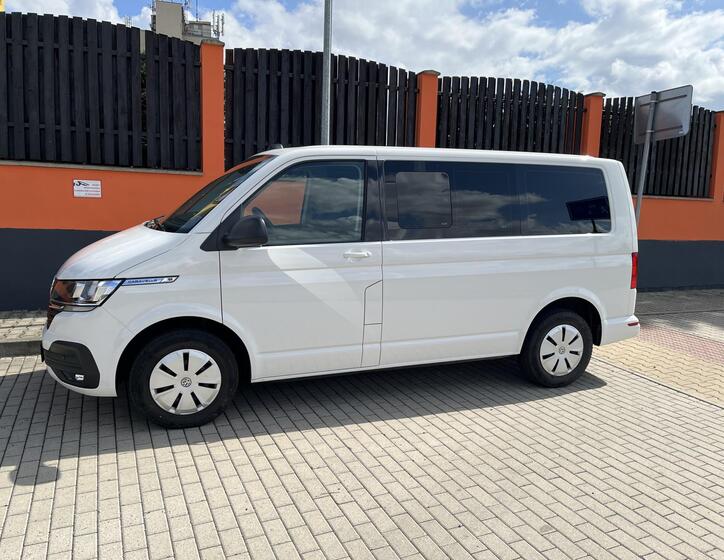 Volkswagen Caravelle 2