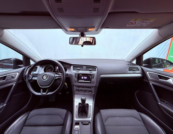 Volkswagen Golf 16