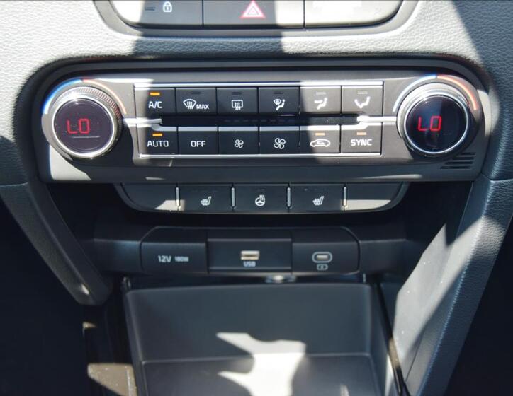 KIA Ceed 8