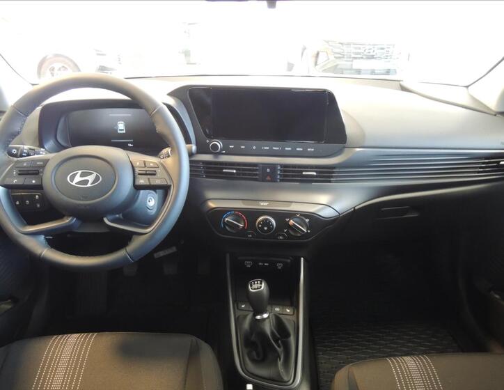 Hyundai i20 8