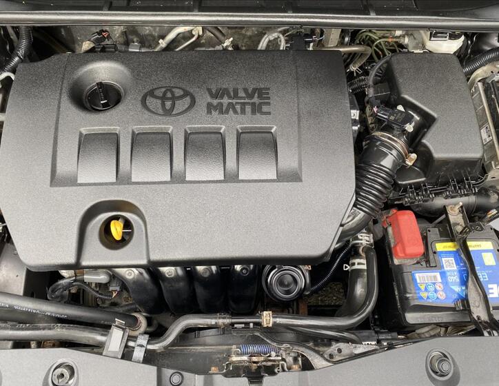 Toyota Avensis 21
