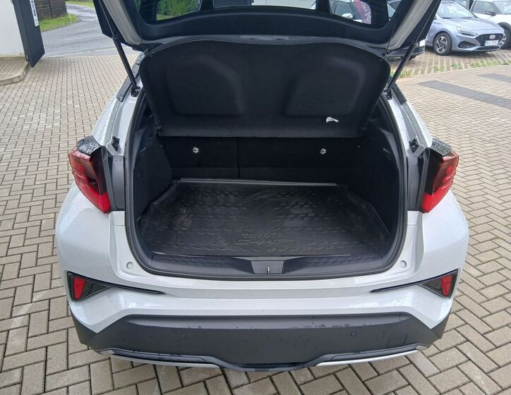 Toyota C-HR 13
