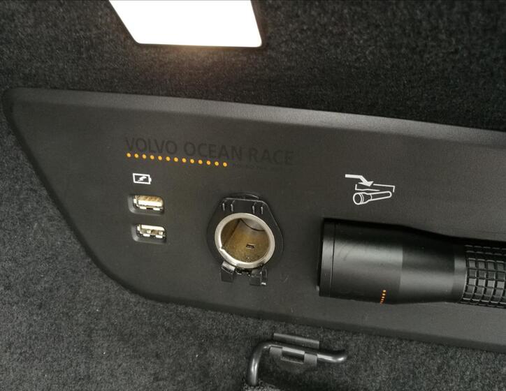 Volvo V90 24