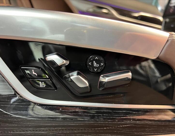 BMW Řada 7 34
