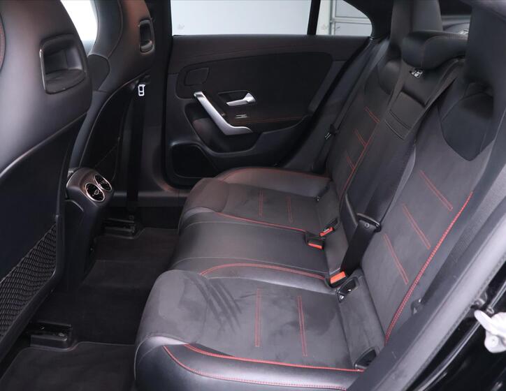 Mercedes-Benz CLA 16