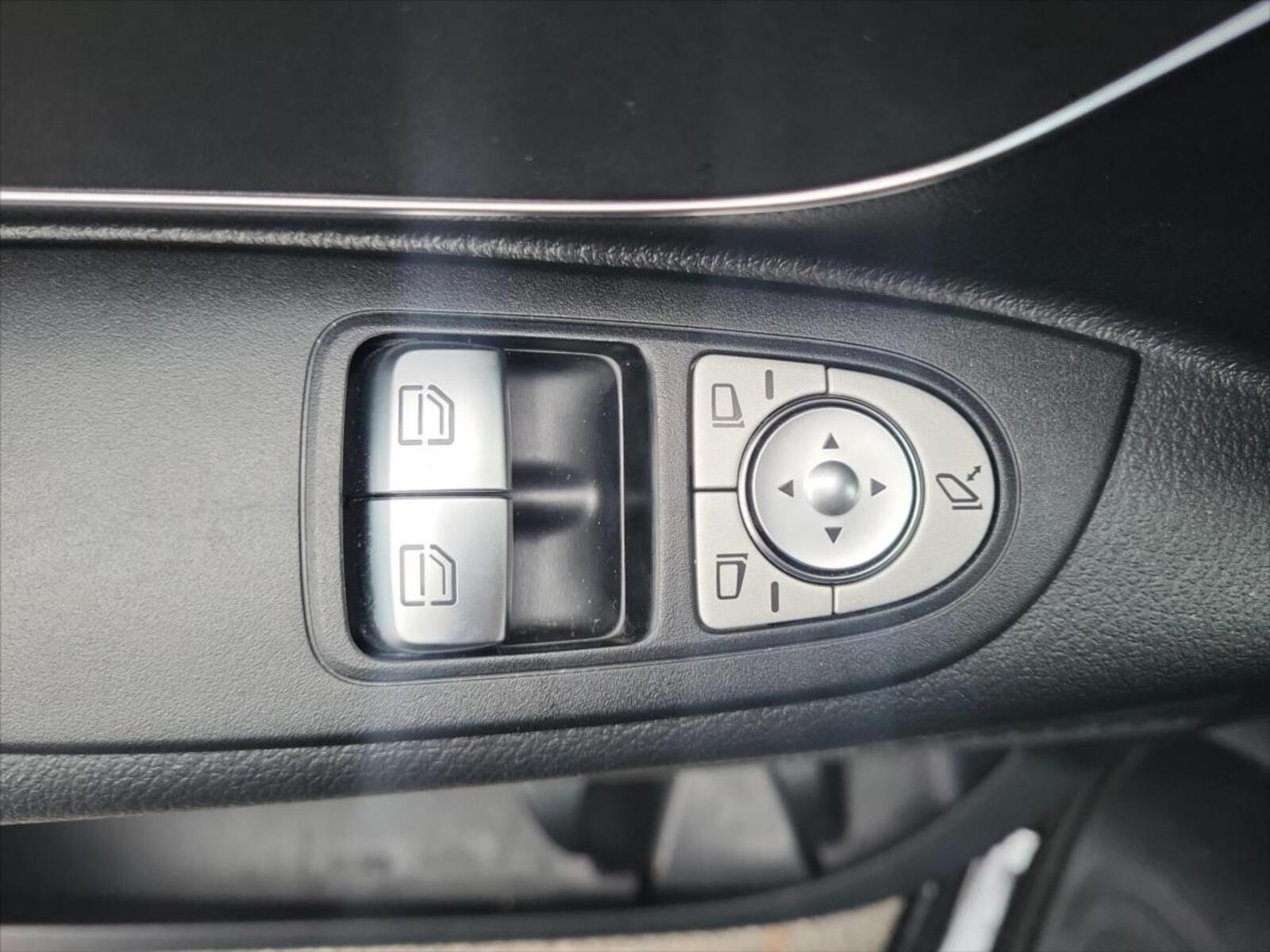 Mercedes-Benz Vito 18