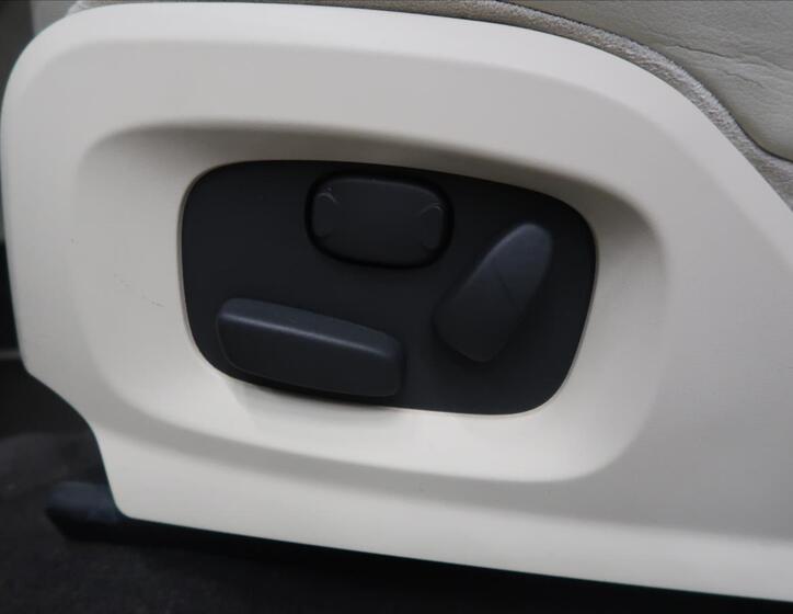 Land Rover Range Rover Evoque 30