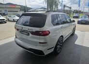 BMW X7 6