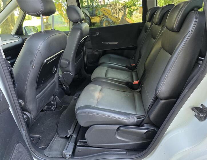 Ford Galaxy 18