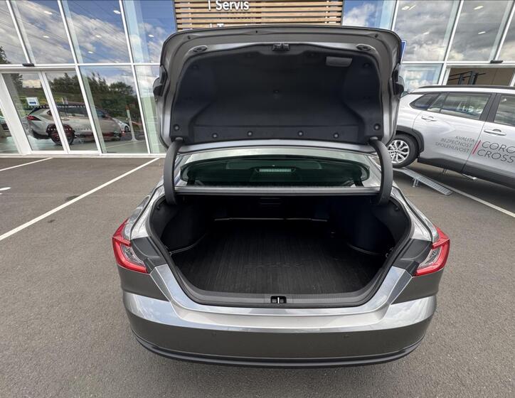 Toyota Camry 11
