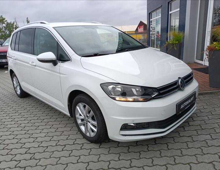 Volkswagen Touran 8