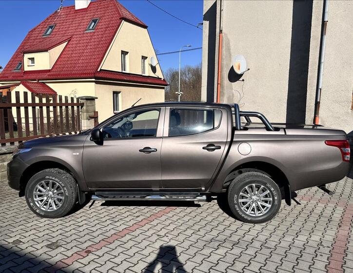 Mitsubishi L200 8